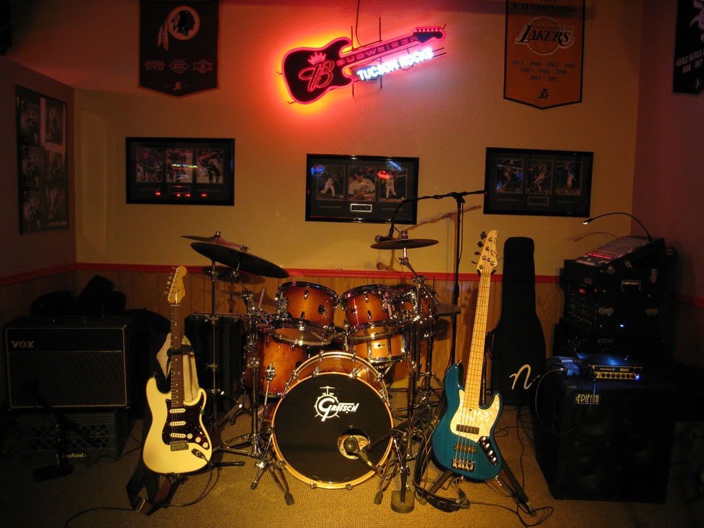 StadiumStageSetupResize.jpg