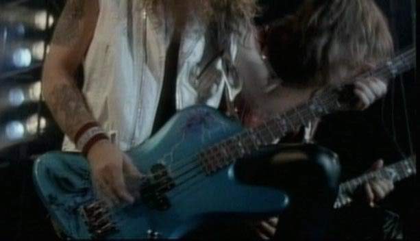 steve_harris_guitar2.jpg
