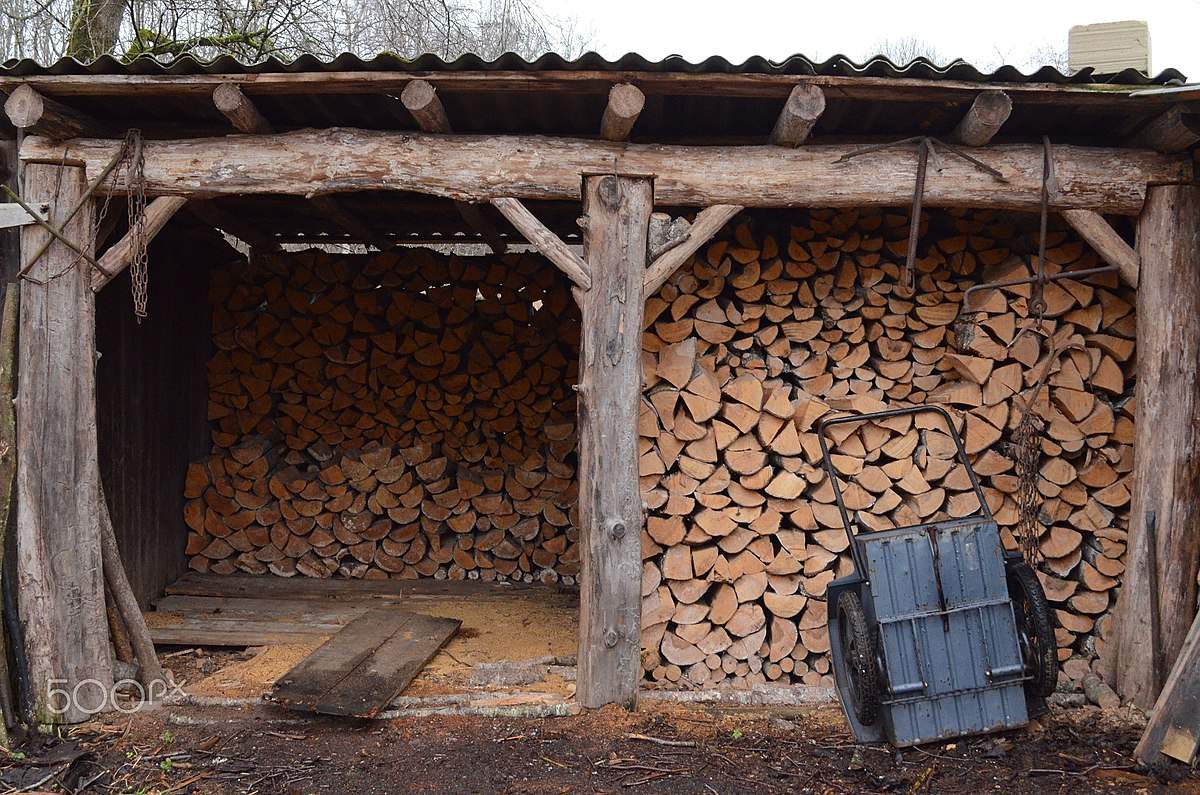 Storage_(138916769).jpeg