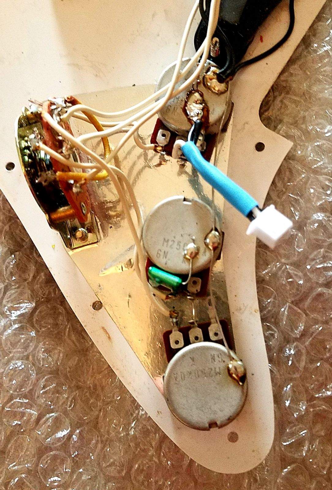Strat_plug.jpeg