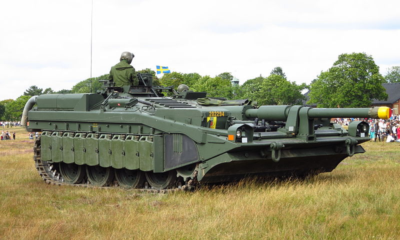 Stridsvagn_103_Revinge_2012-3.jpg