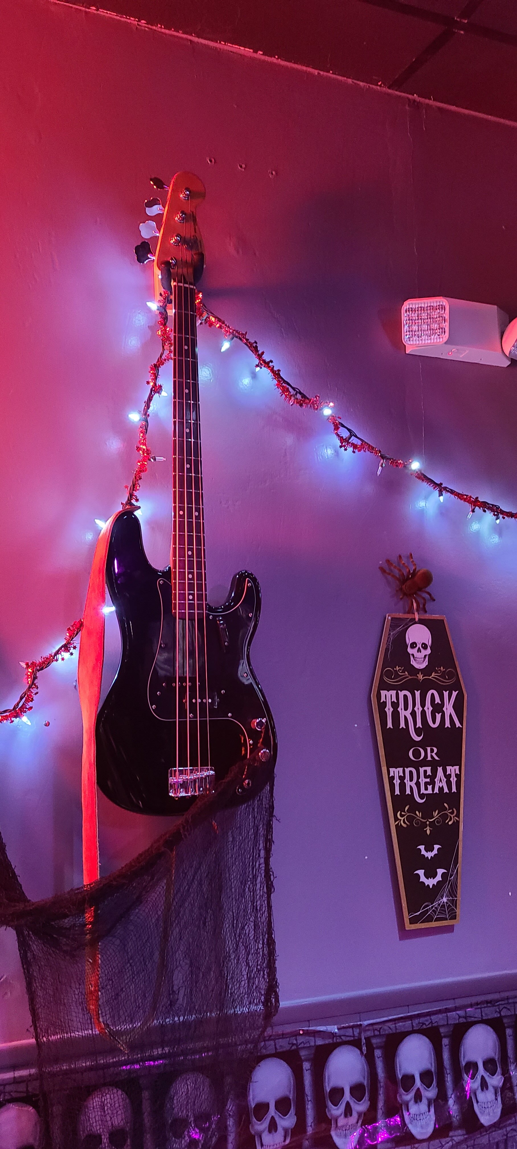 Strings bass.jpg