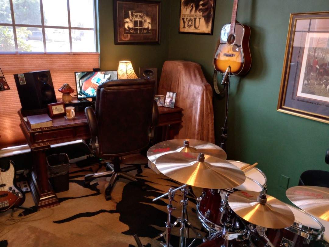 Studio02.jpg