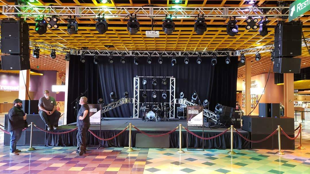 Style Harrahs stage.jpg