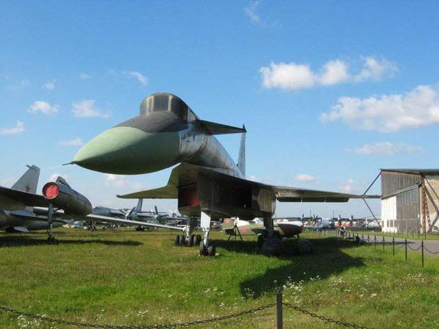 Sukhoi_T4.jpg