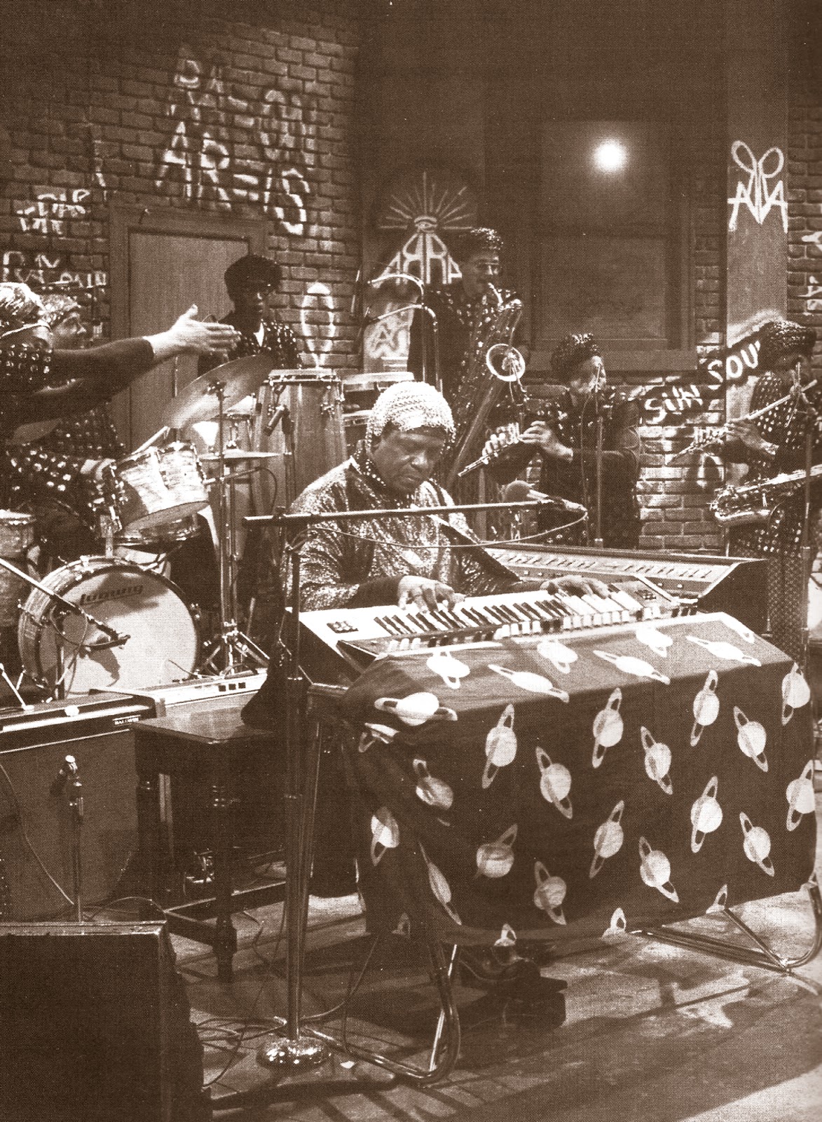 sun_ra_01.jpg