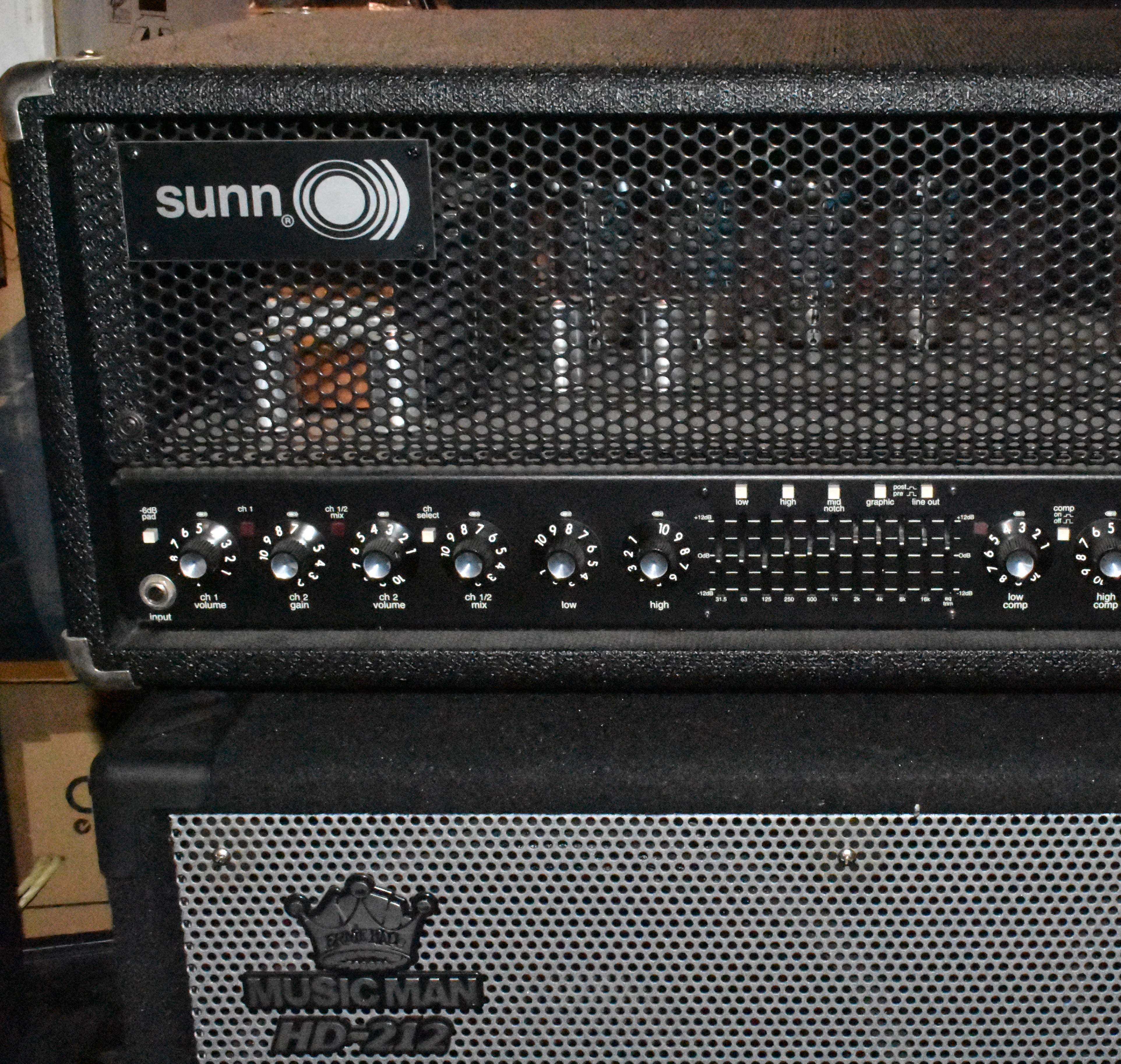 Sunn 300T Front Left.jpg