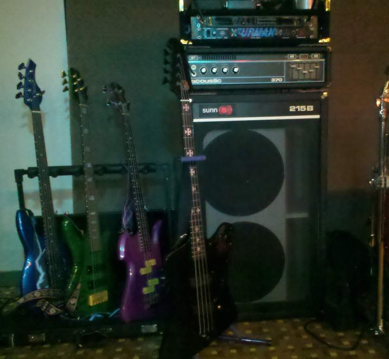Sunn215BBassesGig2.jpg
