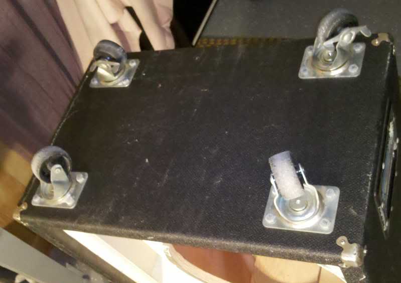 Sunn215BUglyWheels.jpg