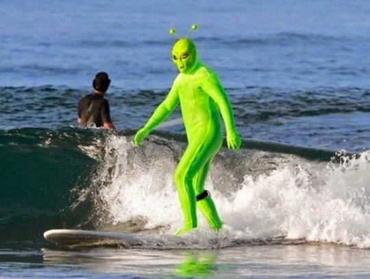 surfing-alien.jpg