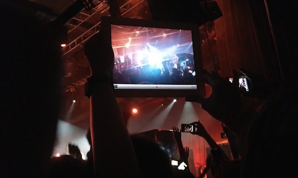 tablet-concert.jpg