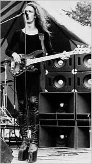 talas_76live1.jpg