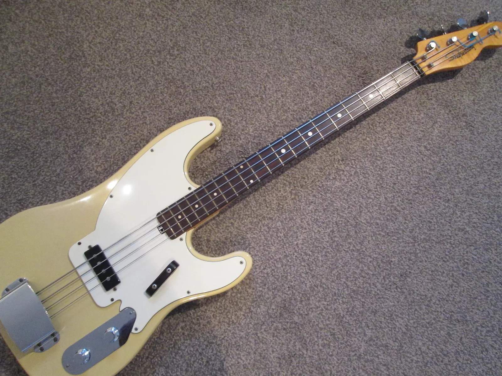Telebass1.jpg