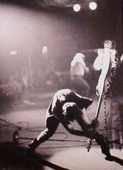 theclashpaulsimonon400.jpg