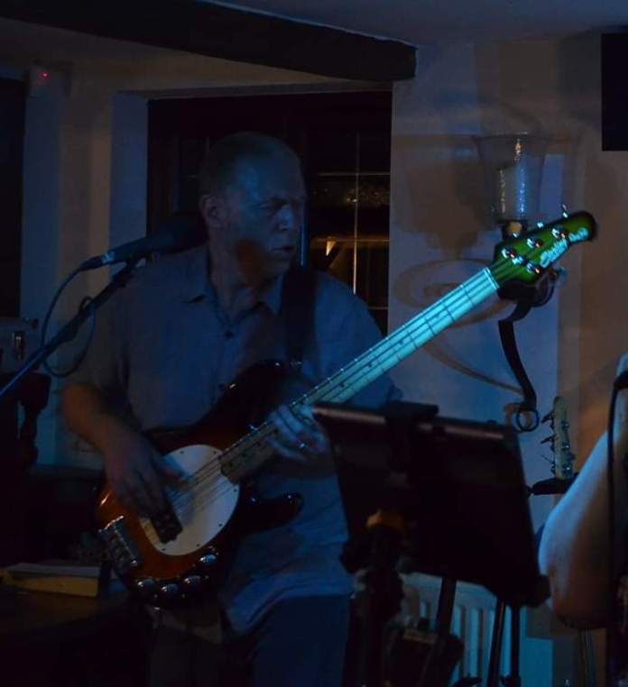This time with frets.jpg