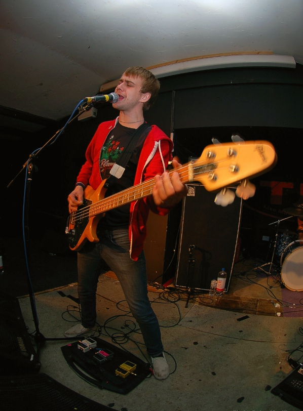 Tim_Ward_of_The_Fall_of_Troy_-_live_2007.jpg