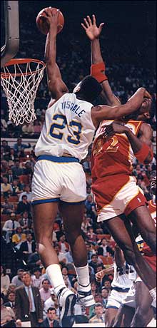 tisdale_220_dunk.jpg