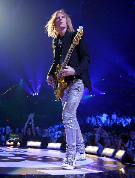 Tom Hamilton off into space.jpg