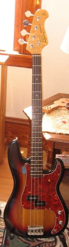 tommybass.jpg