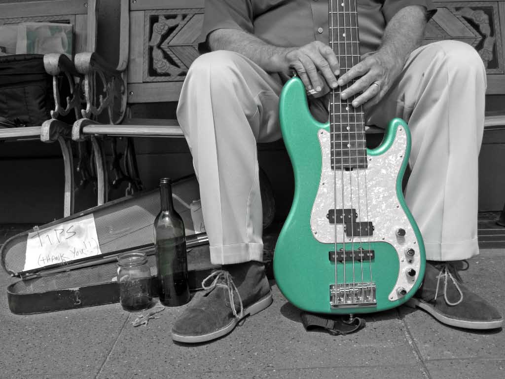 TomsBass014_edited.jpg