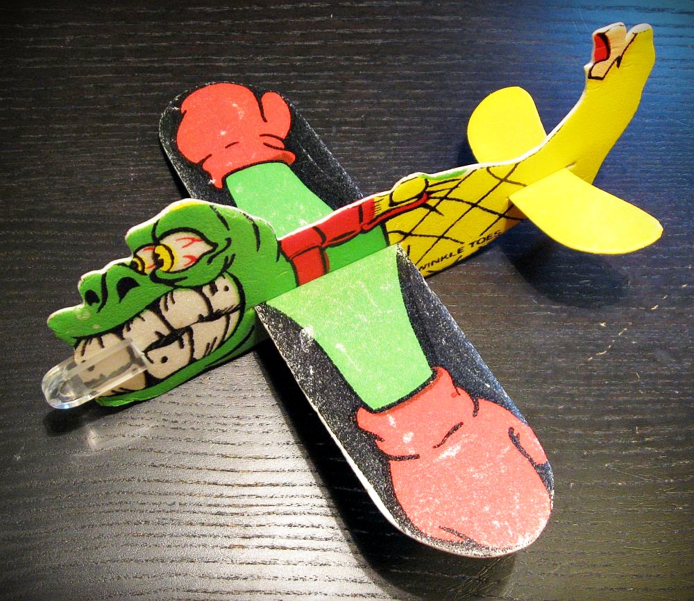 Topps+Flying+Things+-+11.jpg