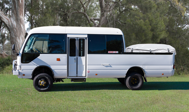 toyota-coaster-2.jpg