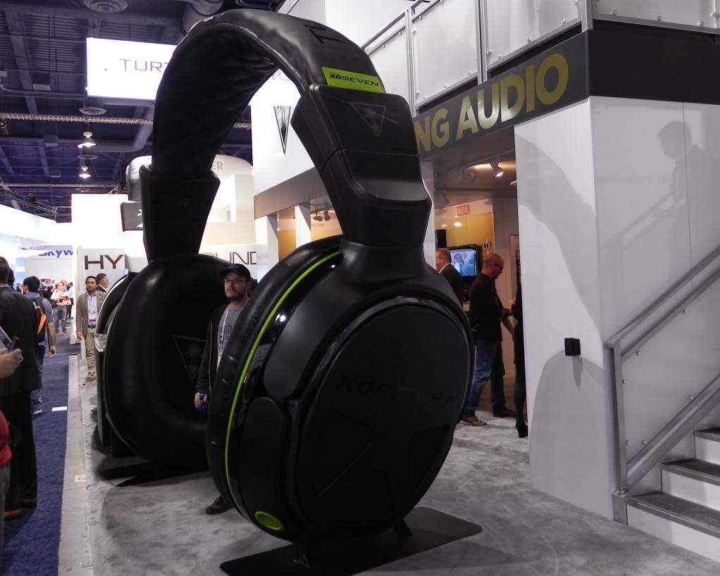 Turtle-Beach-CES-2014-Giant-Headset.jpg