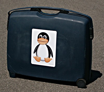 tuxstickerV11.jpg