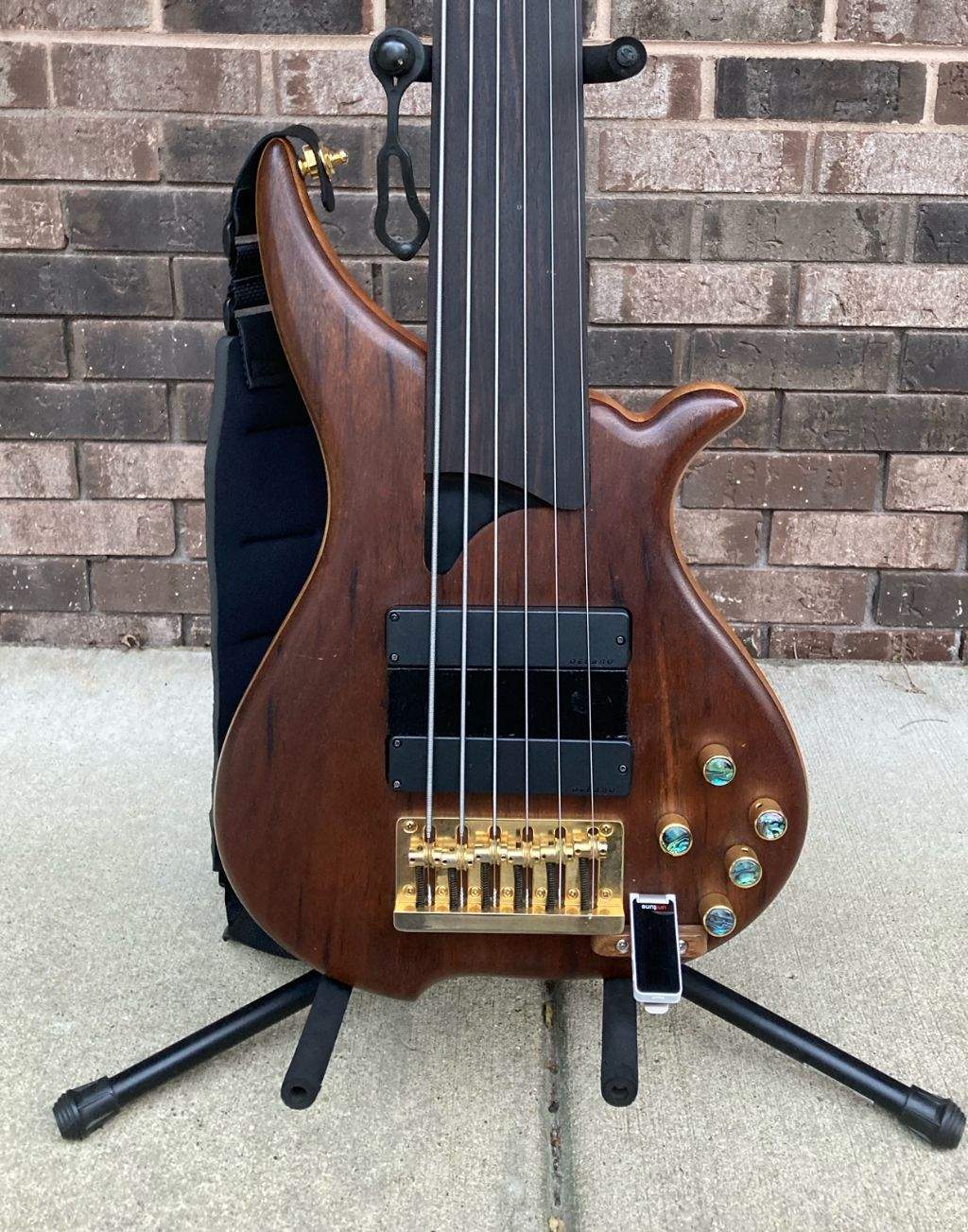 TWB flat ramp fretless 2.jpg