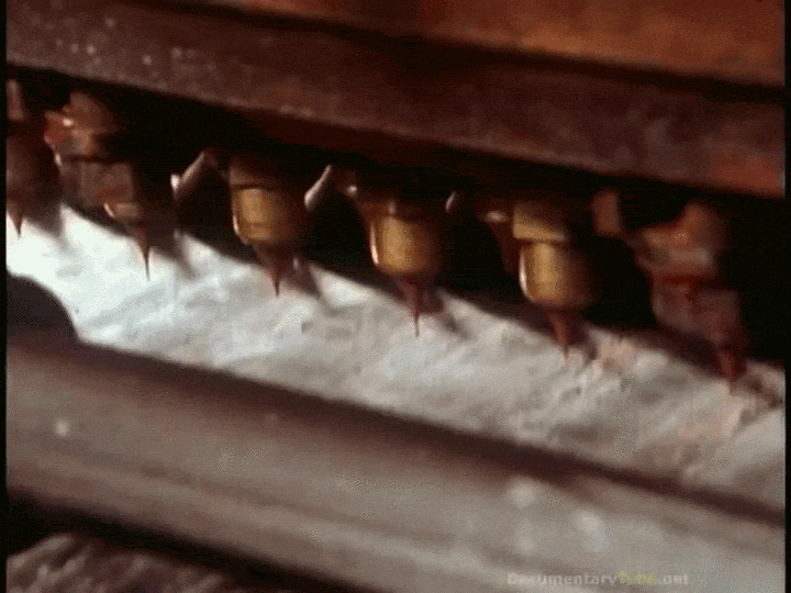 UfwX466.gif