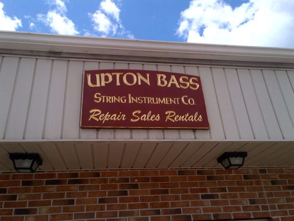 Uptonsignashx.jpg