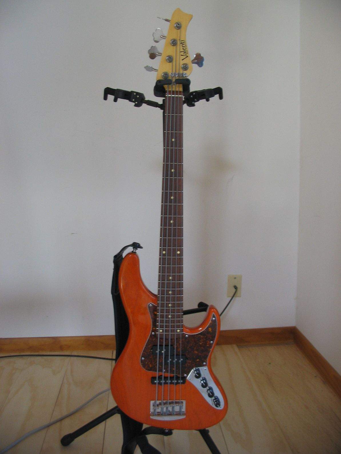 Valenti.jpg