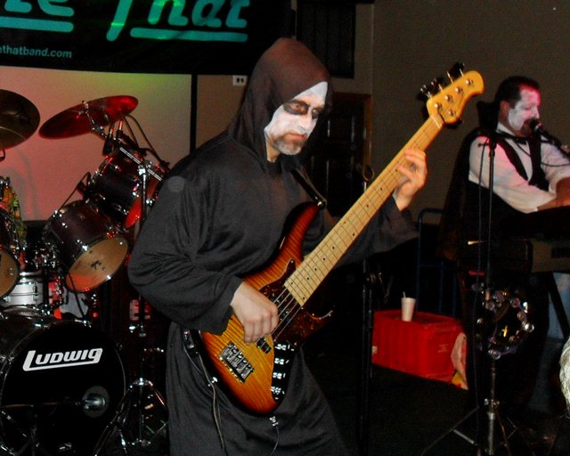 vic_halloween_2011_1.jpg