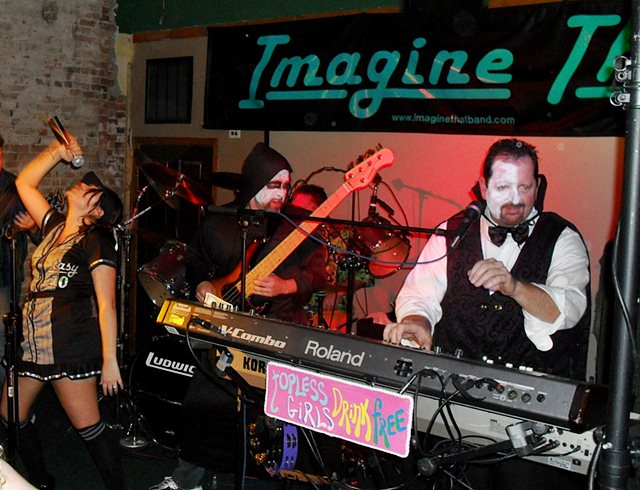 vic_halloween_2011_2.jpg