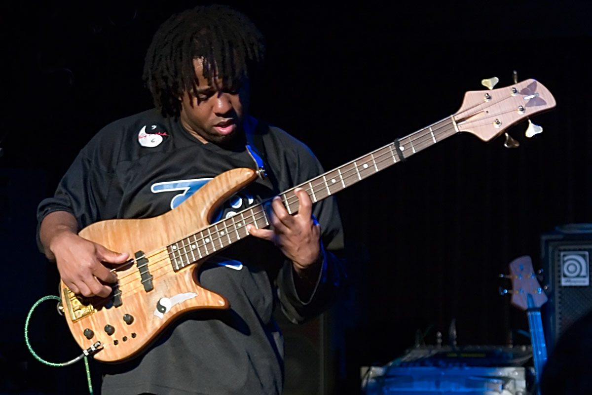 Victor_Wooten_2.jpg