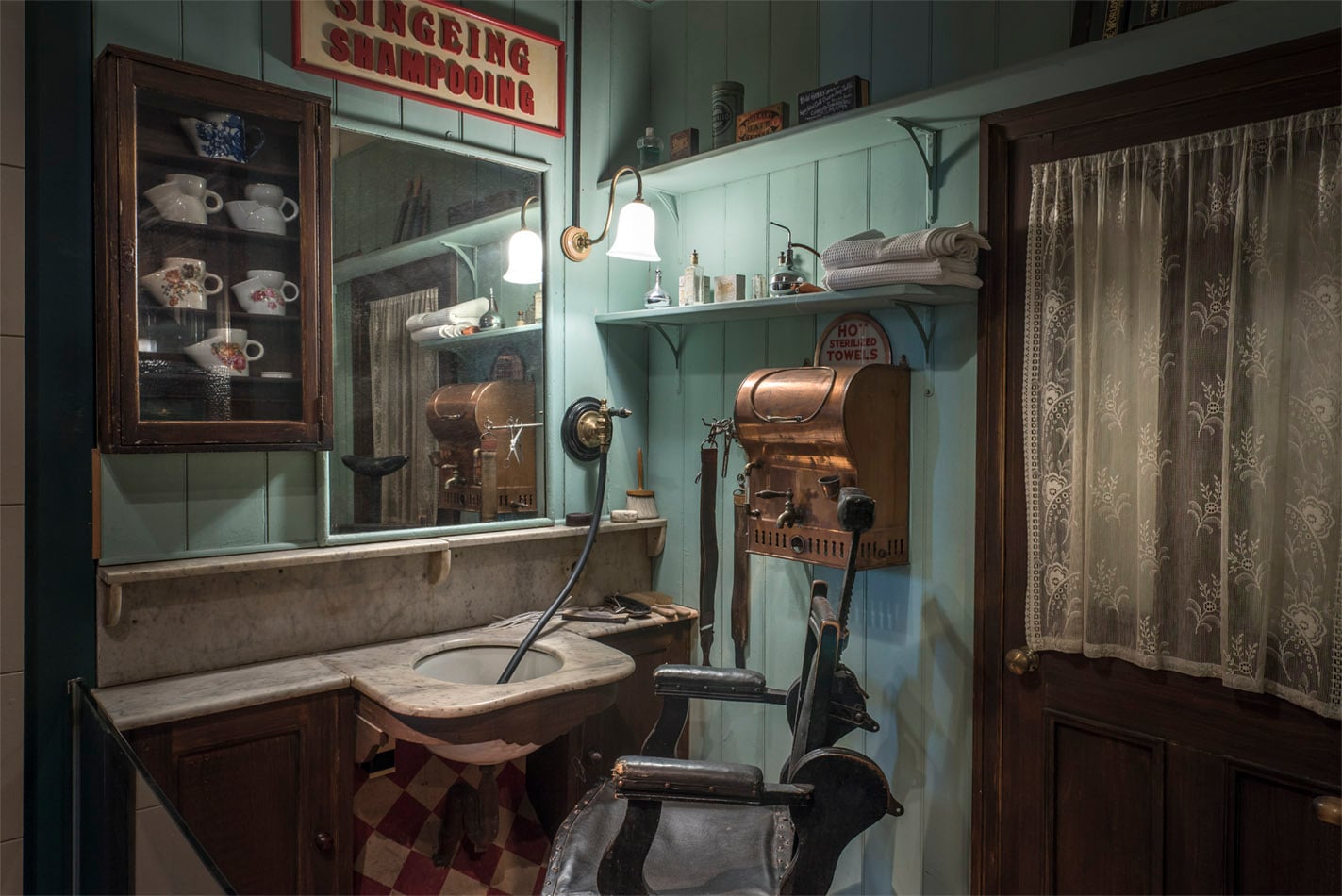 Victorian_Walk_3_barber.jpg