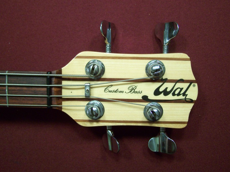 WalBass1981007.jpg