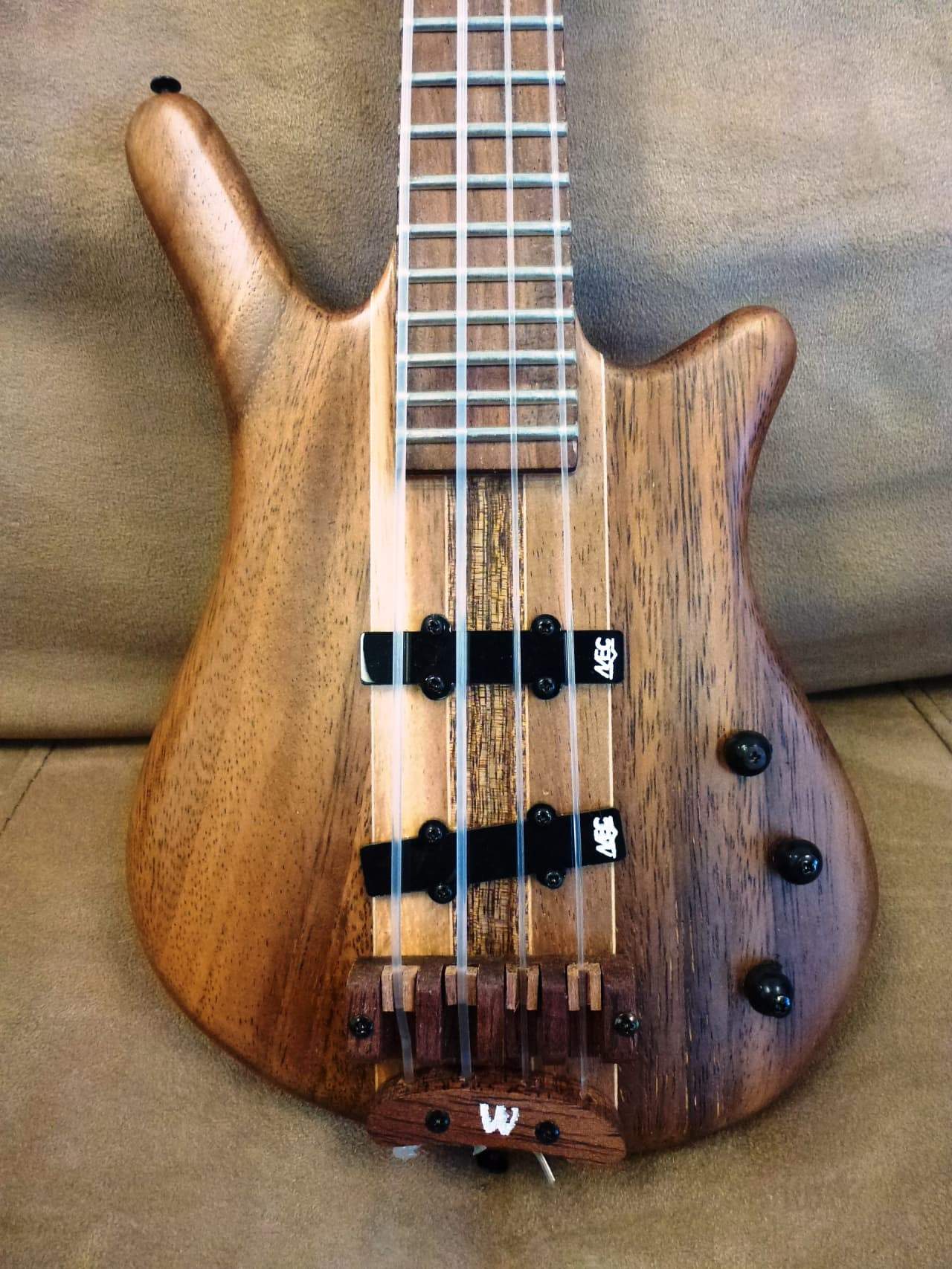 Warwick mini bass.jpg