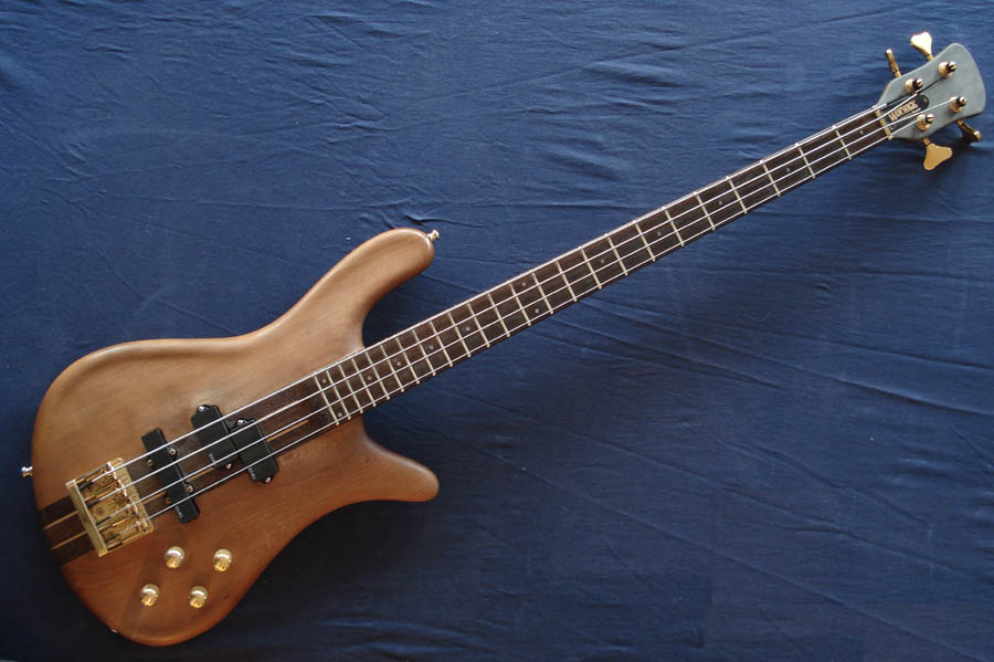 Warwick_Streamer_1983.jpg