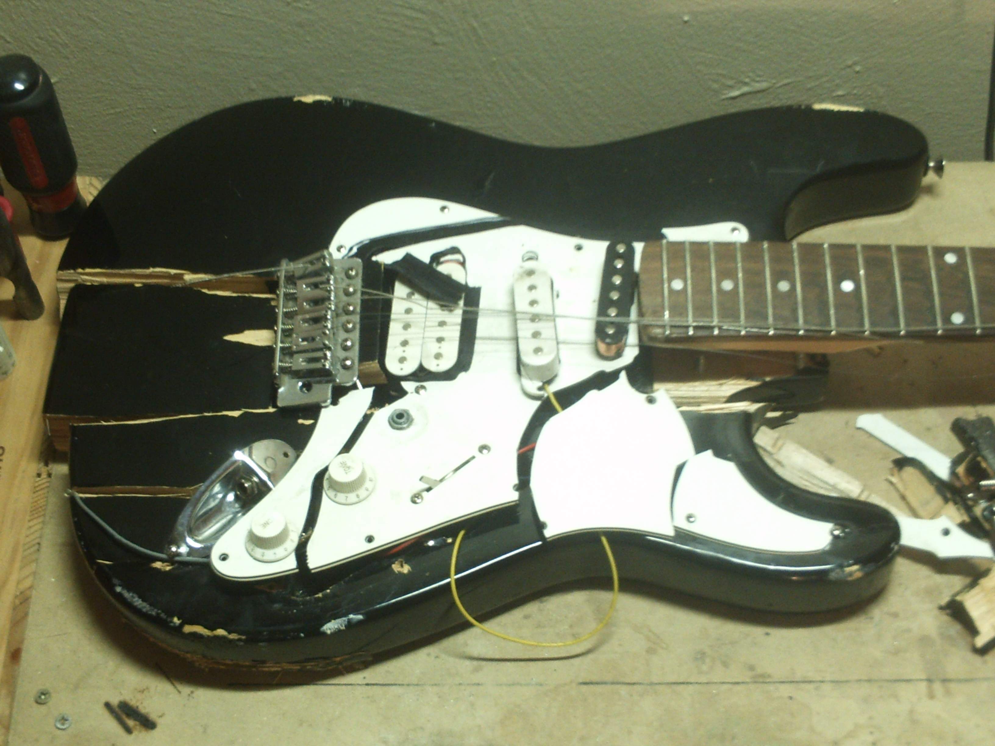 washburn strat 001.jpg