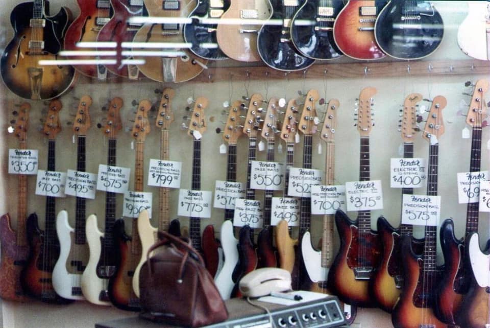 We Buy Guitars 2.jpg