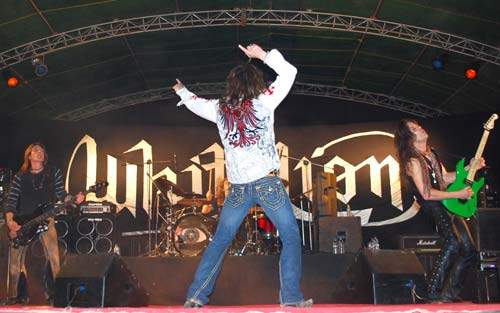 white-lion-live.jpg