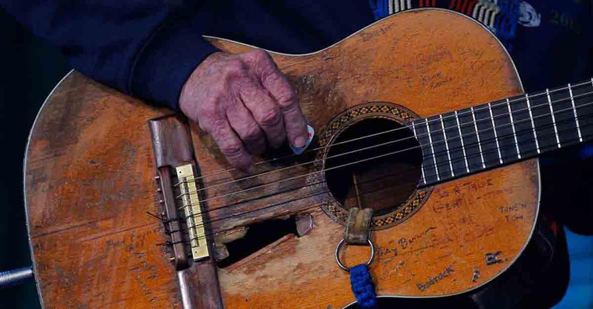 WillieNelson_TriggerFB2.658e65f41aebcd149041b12da7c1972d-2956752217.jpeg