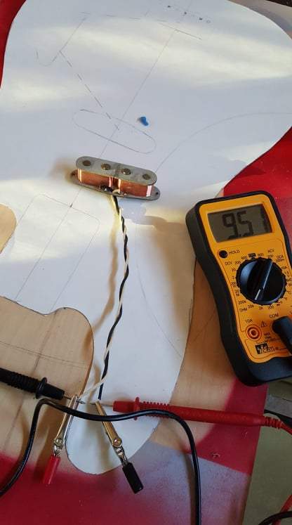 wires on split coil pickup.jpg