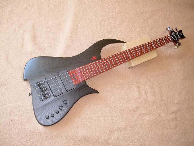 y5ibumx4.jpg