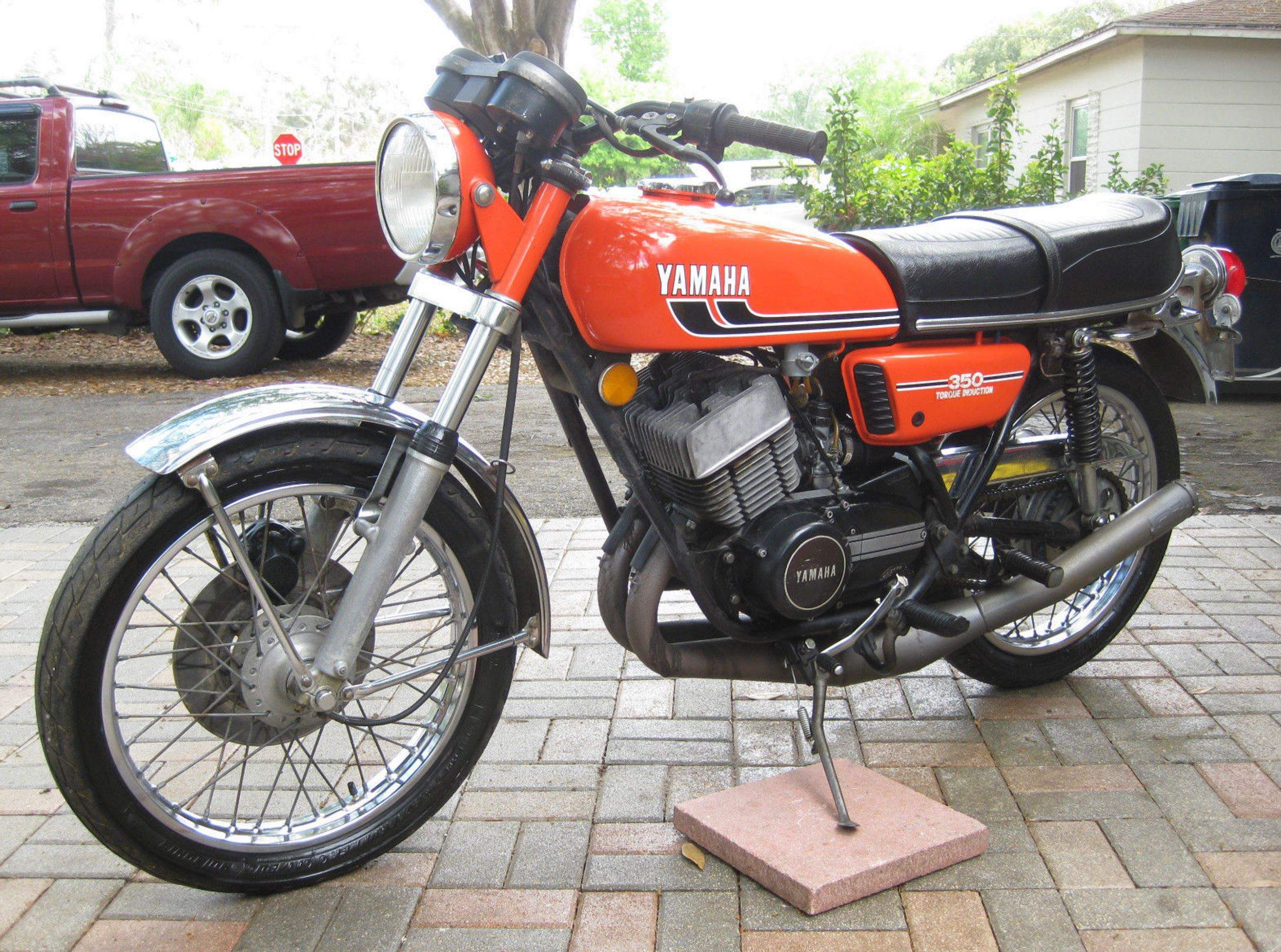 Yamaha-RD350-Left-Side-1.jpg