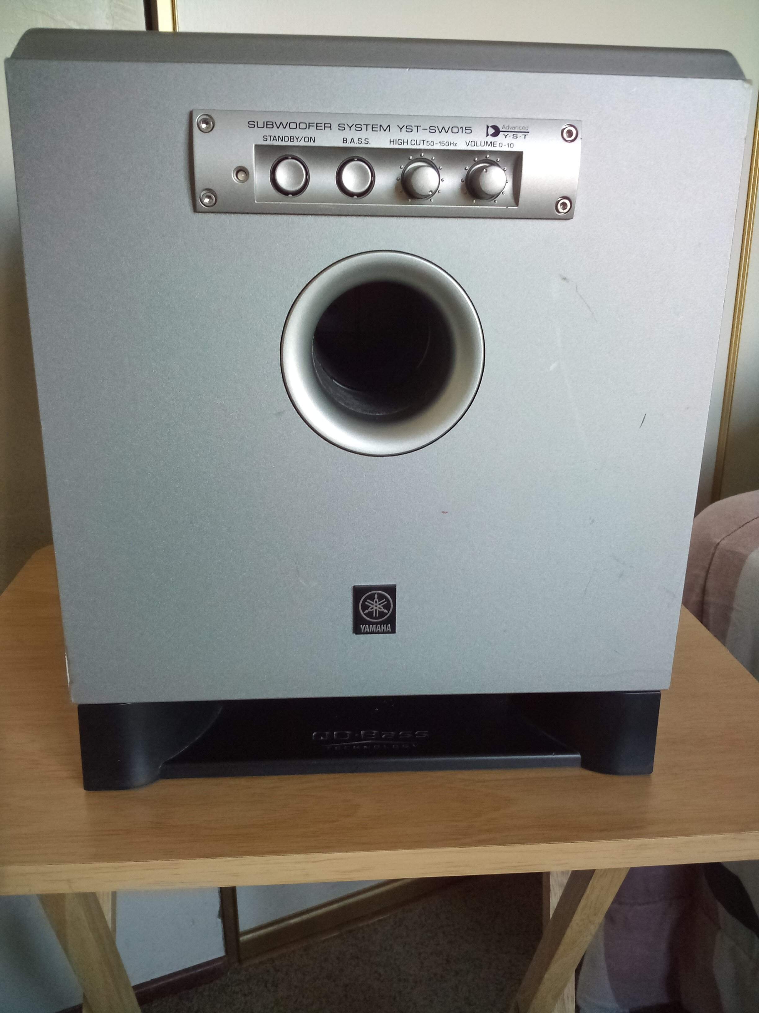 Yamaha Subwoofer - Front.jpg