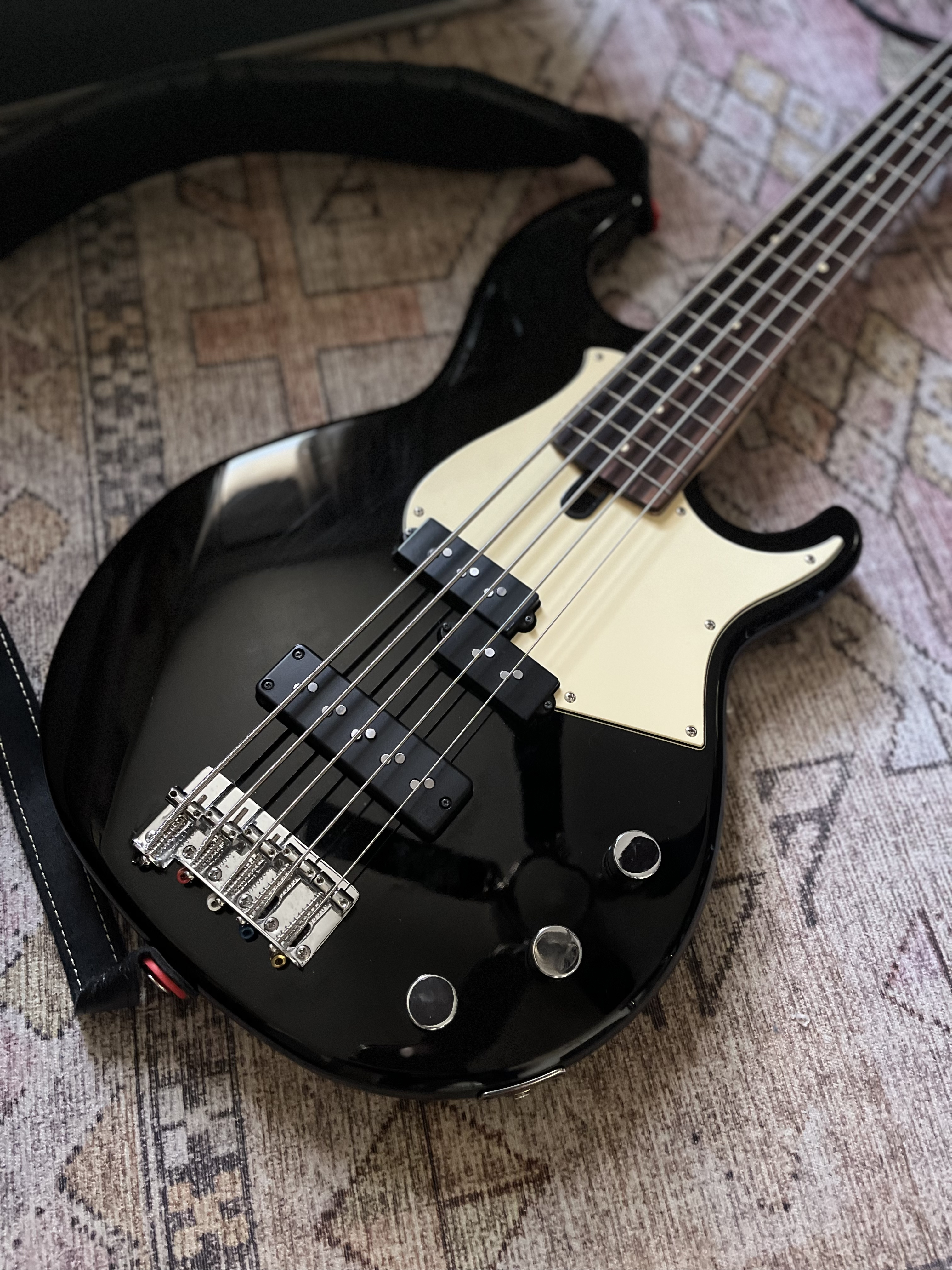 Yamahabass.jpg