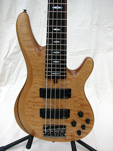 yamahabass04.jpg