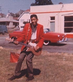 young-jimi-hendrix-with-a-red-danelectro.jpg